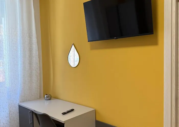 Primo Piano Гостевой дом Модена